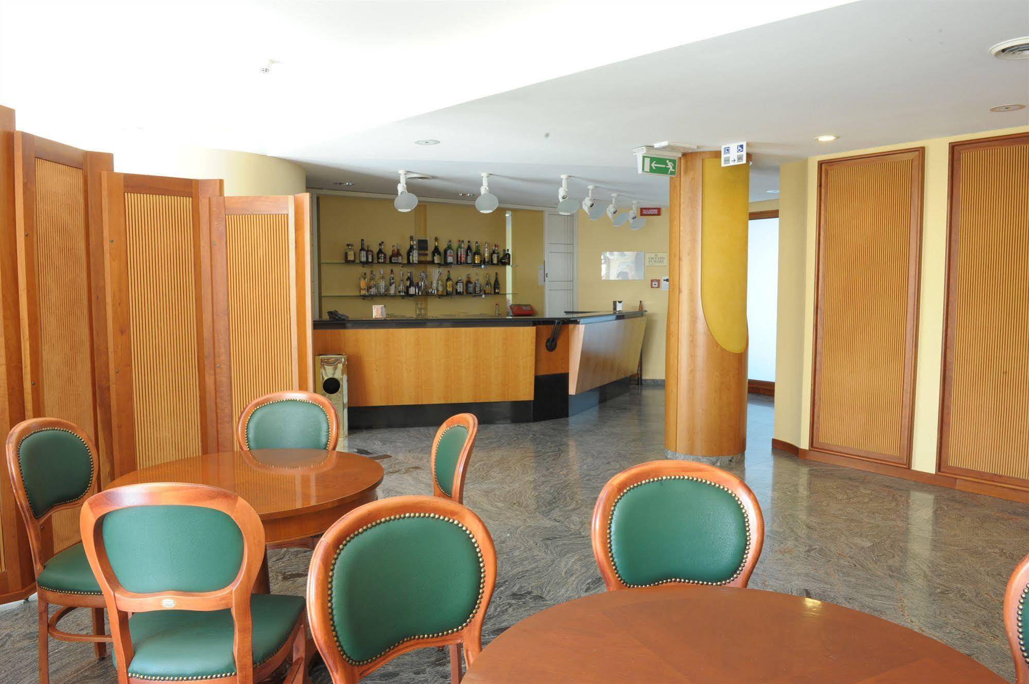 Hotel Svevo Gioia Del Colle Exterior photo